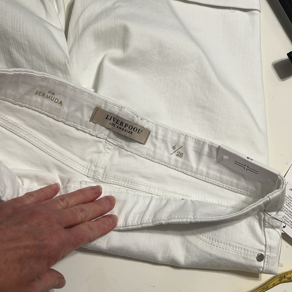 Liverpool Los Angeles Chloe Bermuda Rolled Cuff Stretch Shorts Bright White - Picture 5 of 14